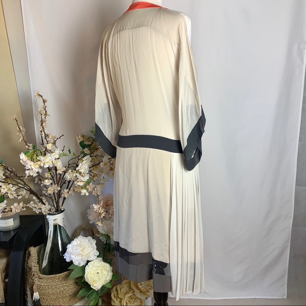 BCBGMaxAzria Runway open shoulder dress Small - Picture 6 of 7